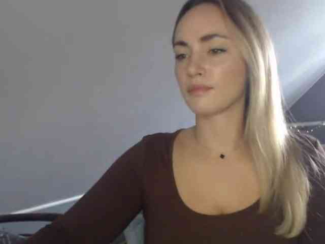 Model: ScarlettXQueen