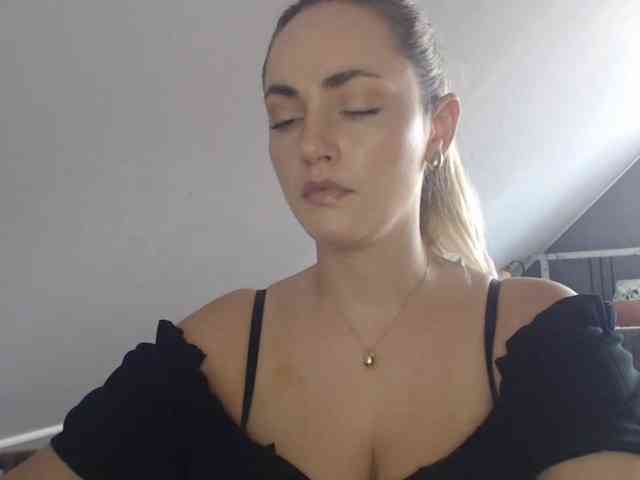 ScarlettXQueen webcam