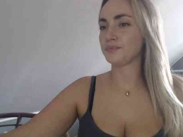 ScarlettXQueen webcam