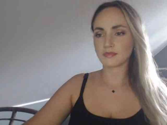 ScarlettXQueen webcam