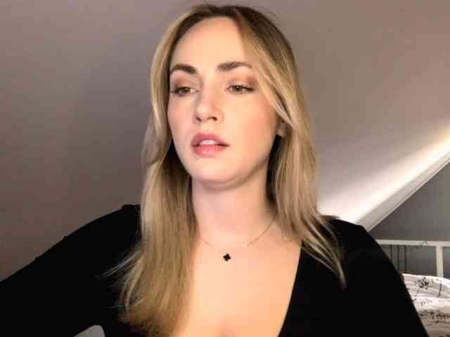 ScarlettXQueen webcam