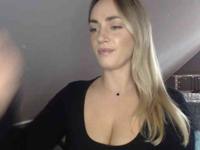 ScarlettXQueen webcam