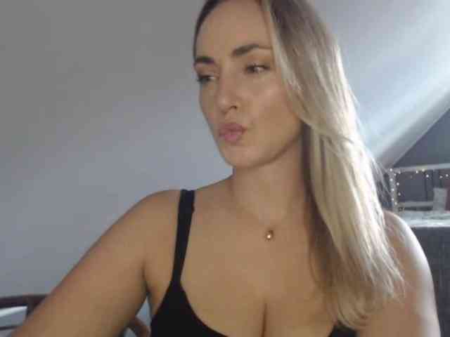ScarlettXQueen webcam