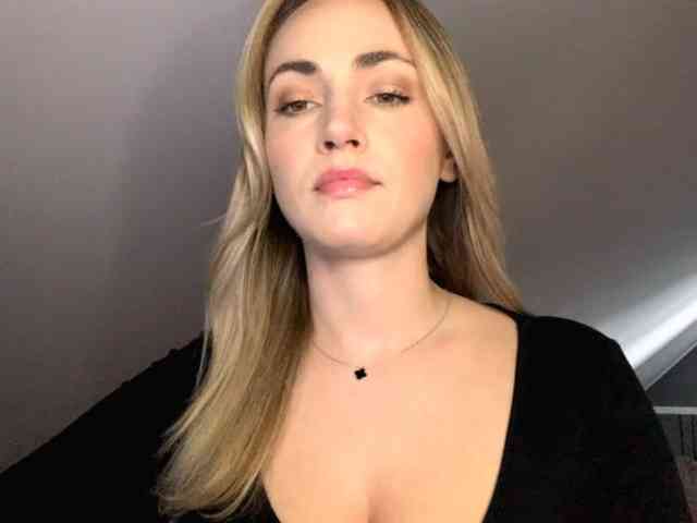 ScarlettXQueen webcam