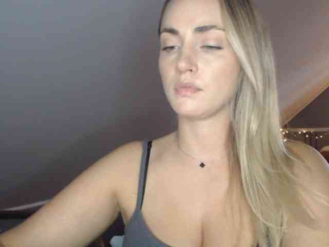ScarlettXQueen webcam