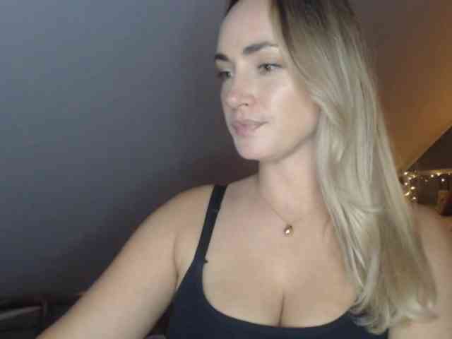 Model: ScarlettXQueen