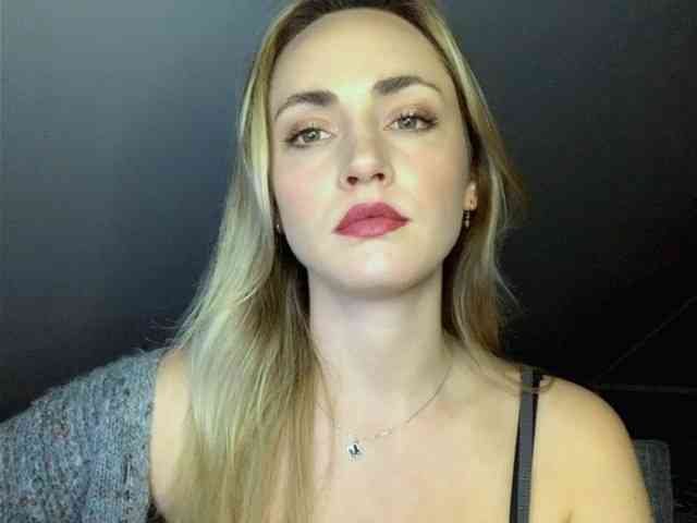 ScarlettXQueen webcam
