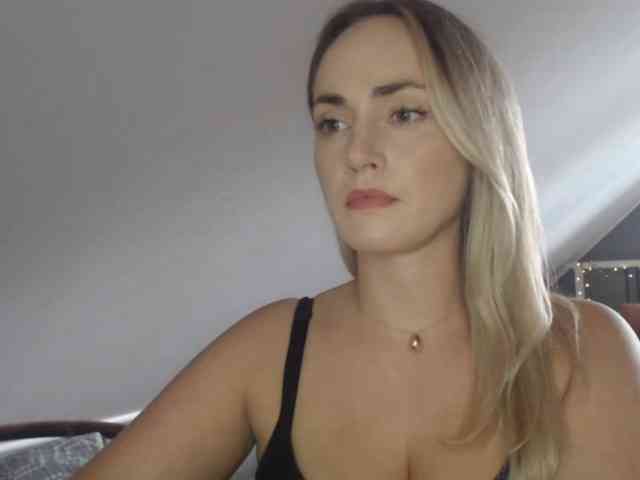 ScarlettXQueen webcam