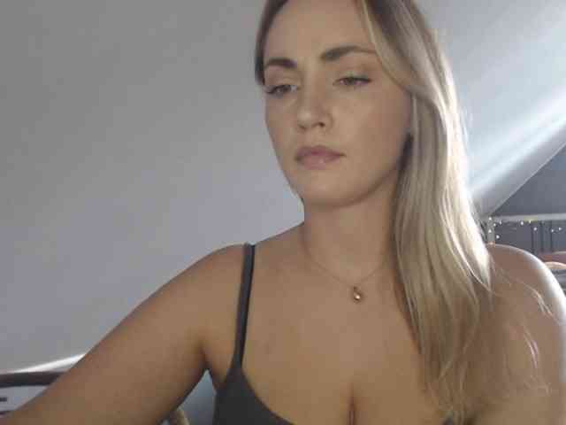 ScarlettXQueen webcam