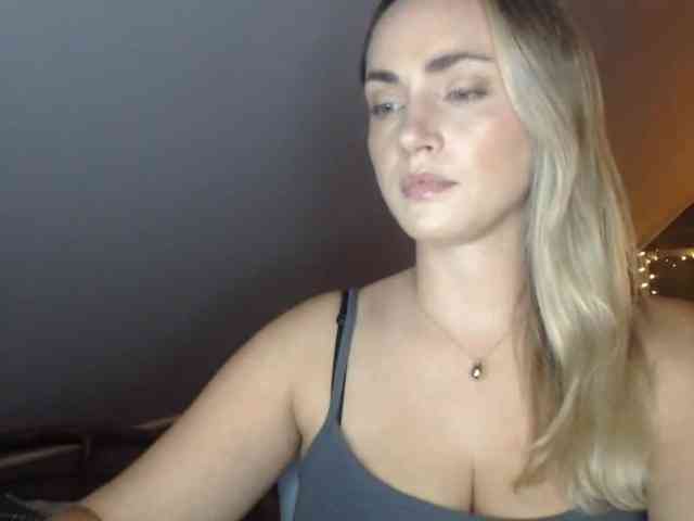 ScarlettXQueen webcam