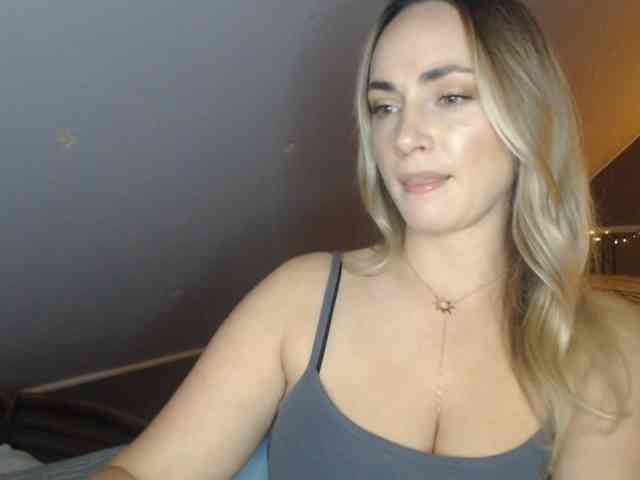 ScarlettXQueen webcam