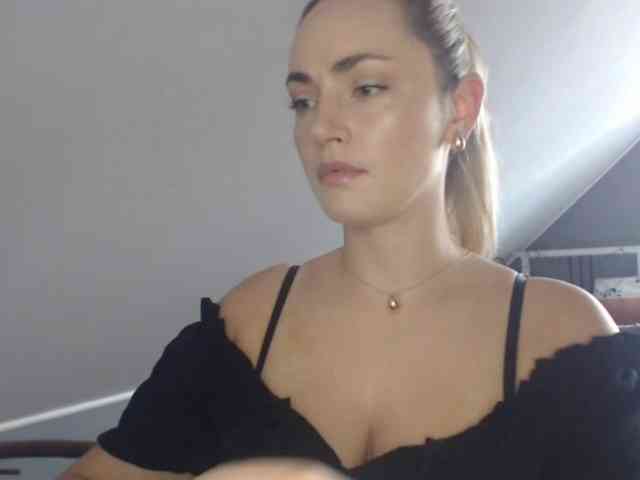 ScarlettXQueen webcam
