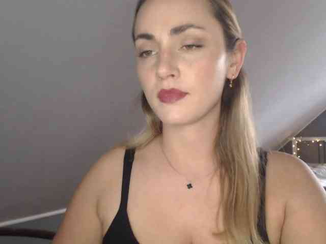 ScarlettXQueen webcam