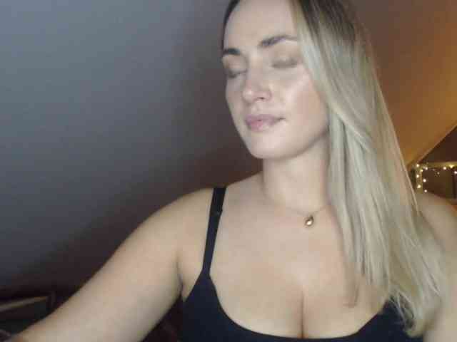 ScarlettXQueen webcam