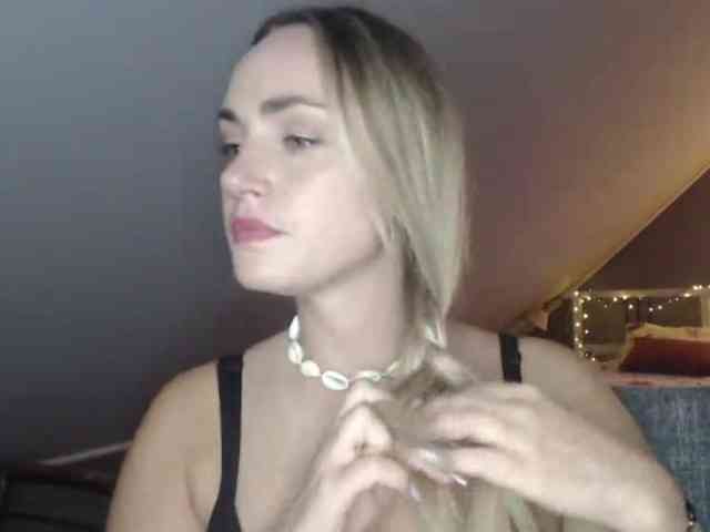ScarlettXQueen webcam