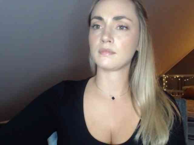 ScarlettXQueen webcam