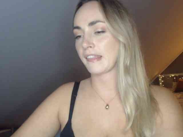 ScarlettXQueen webcam