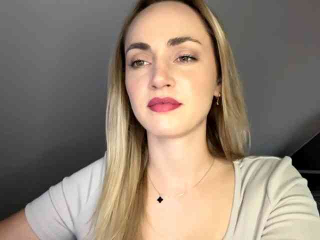 ScarlettXQueen webcam