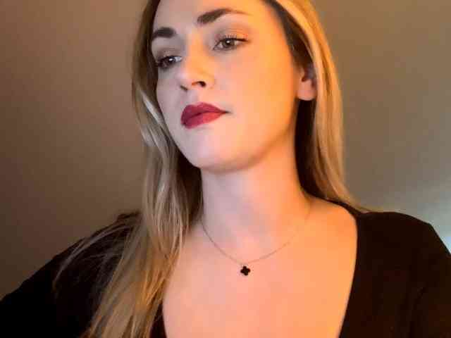 Model: ScarlettXQueen