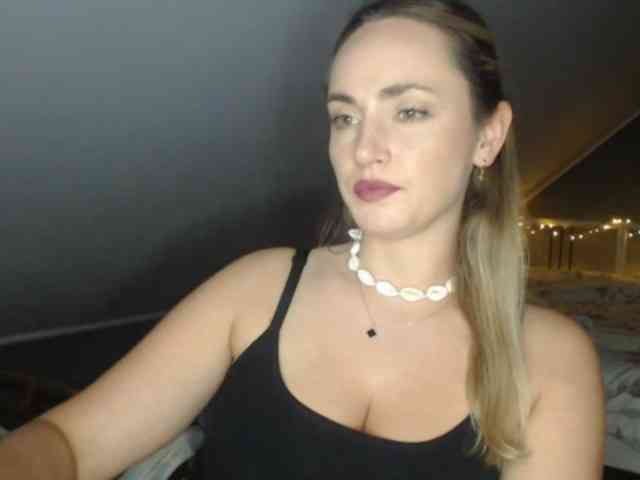 ScarlettXQueen webcam