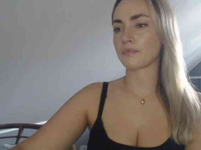 ScarlettXQueen webcam