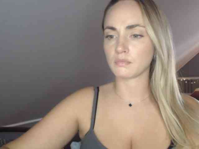 ScarlettXQueen webcam