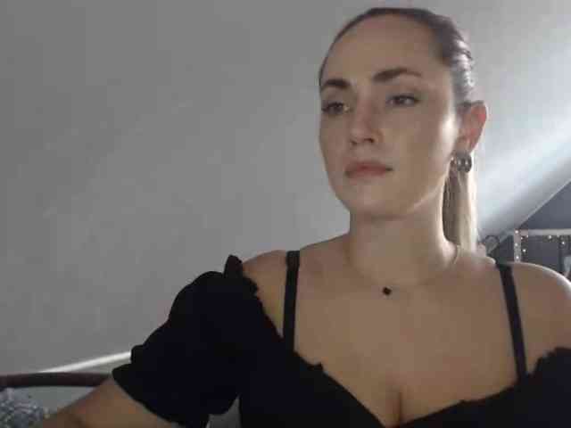 ScarlettXQueen webcam
