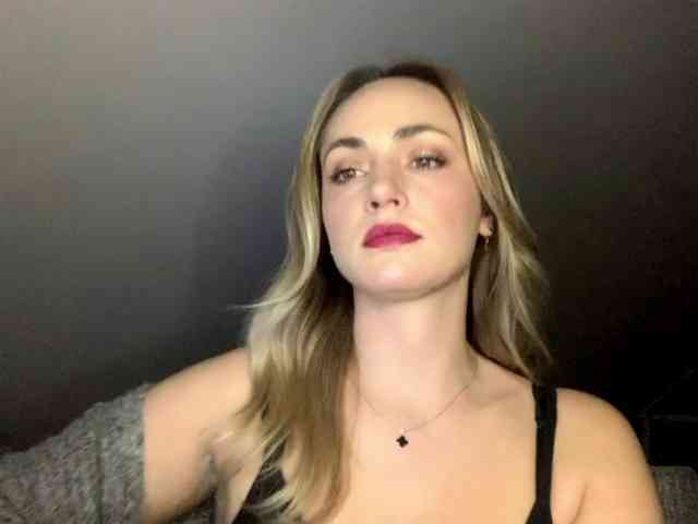 ScarlettXQueen webcam