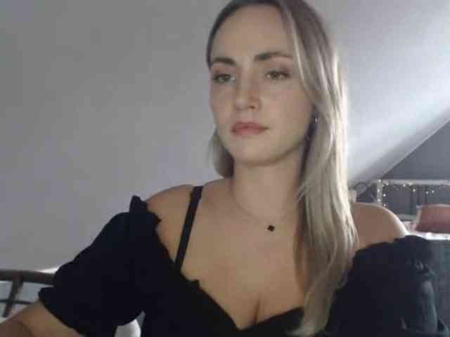 ScarlettXQueen webcam