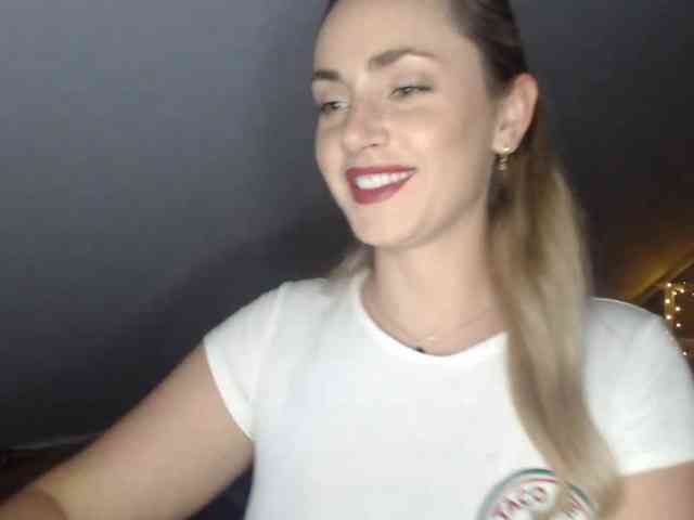 ScarlettXQueen webcam