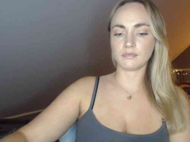 ScarlettXQueen webcam