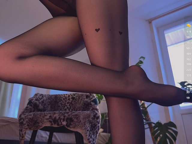 queen-of-tease live webcam show
