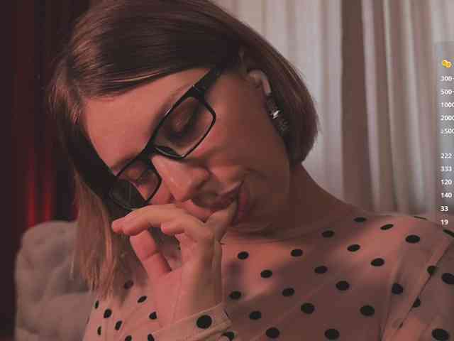 queen-of-tease webcam