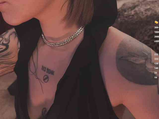 queen-of-tease webcam