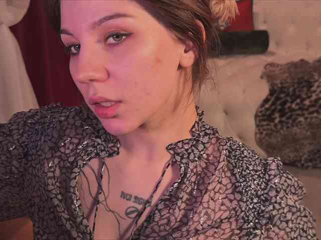 queen-of-tease webcam