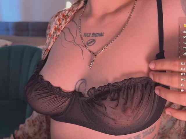 queen-of-tease webcam