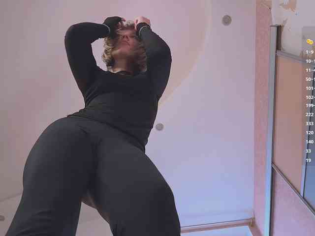 queen-of-tease webcam