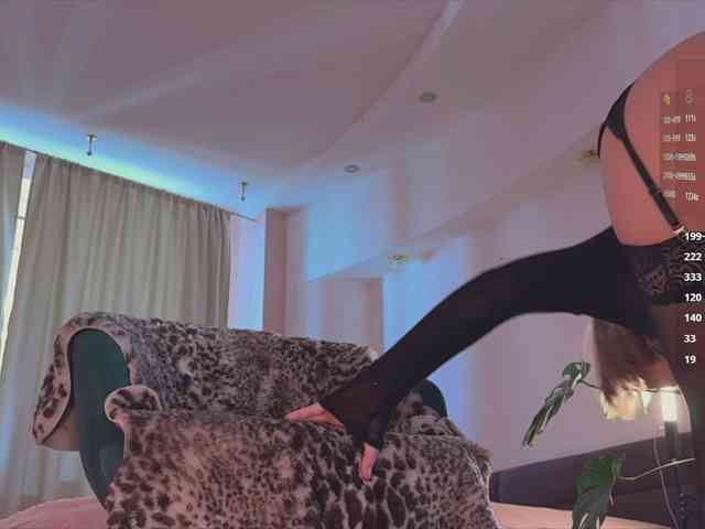 queen-of-tease webcam