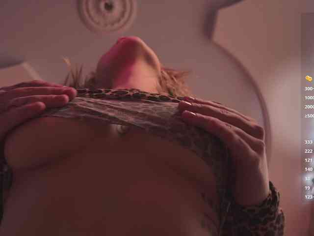 queen-of-tease webcam