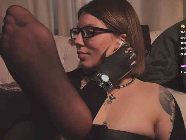 queen-of-tease webcam