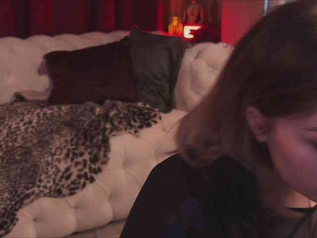 queen-of-tease webcam