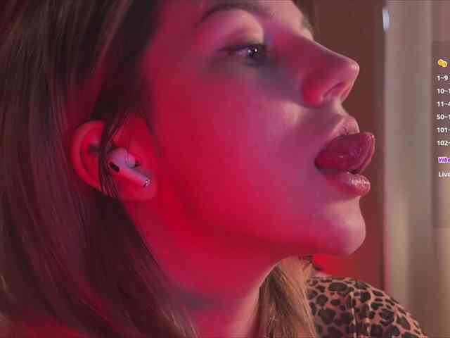 queen-of-tease webcam