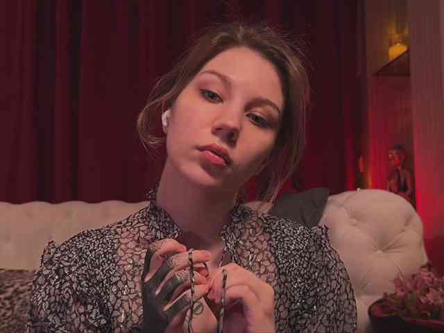 queen-of-tease webcam