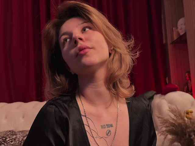 queen-of-tease webcam