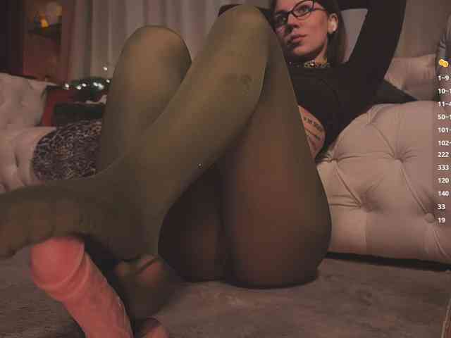 queen-of-tease webcam