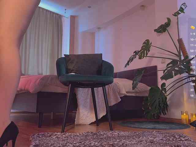 queen-of-tease webcam