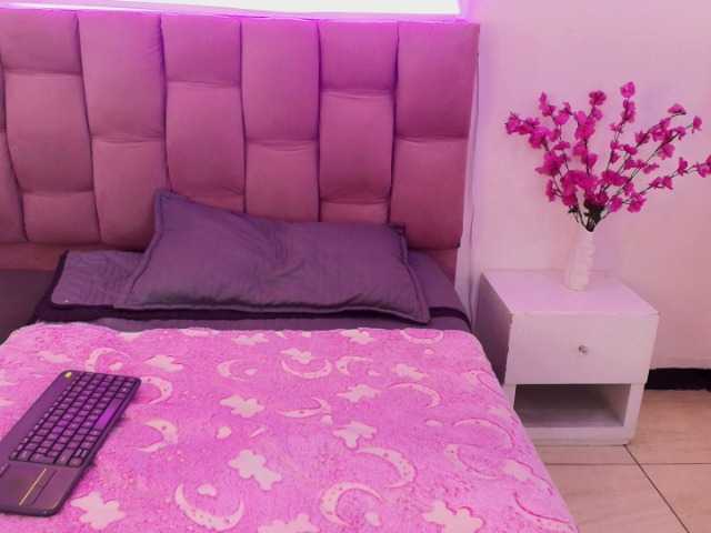 Afrodita-Rosse live cam on BongaCams