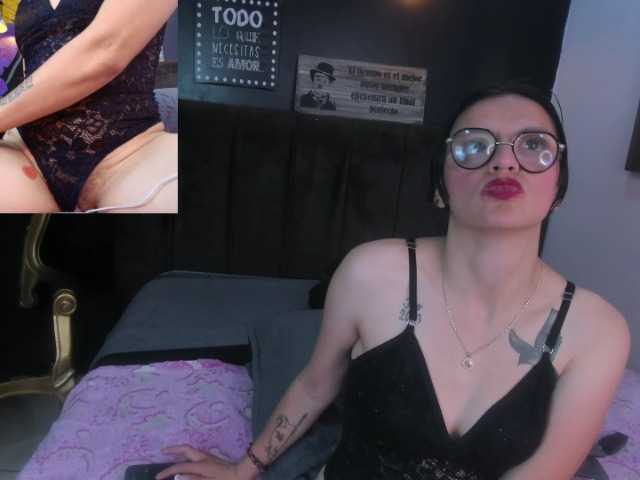Afrodita-Rosse live cam on BongaCams