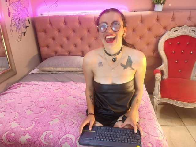 Afrodita-Rosse live cam on BongaCams