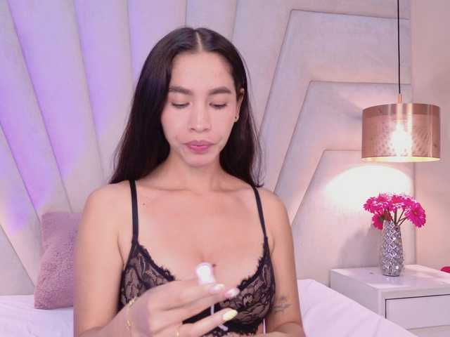 JuliaVega live cam on BongaCams